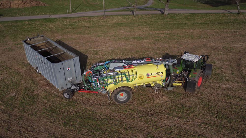 Jean-Marie-Jacquel a investi dans une petite tonne à lisier avec des pneumatiques larges et à basse pression, plus respectueux de la structure des sols.Loagri-JDmoitrackHD